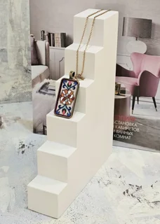 گردن آویزمیناکاری(طرح کاشی کاری گلبهی رنگ)